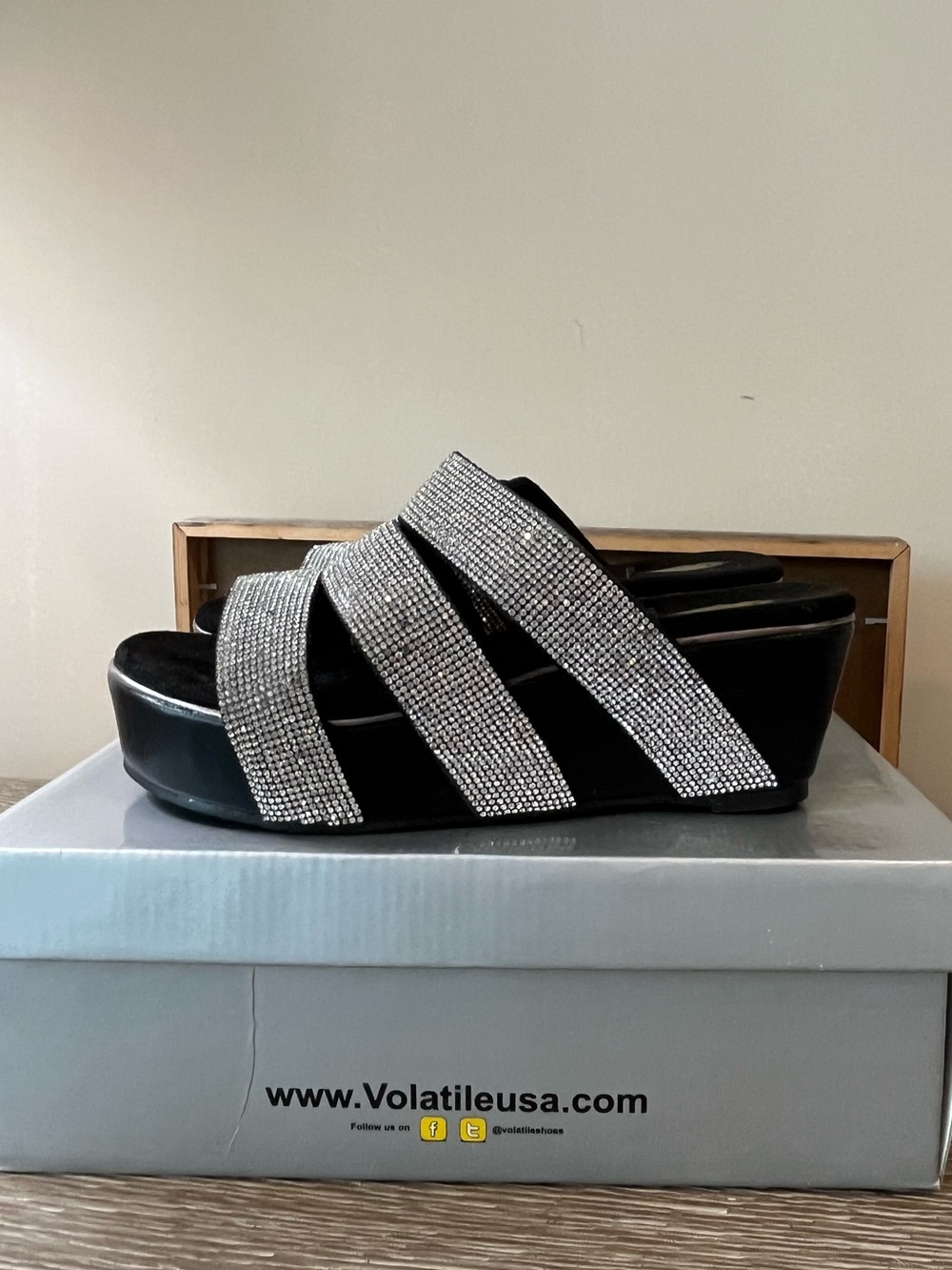 Volatile  Black Triple Strap  Nuria Rhinestone Wedge Sandal Slide Size 7